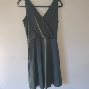 Beautiful olive green loft dress WITH POCKETS